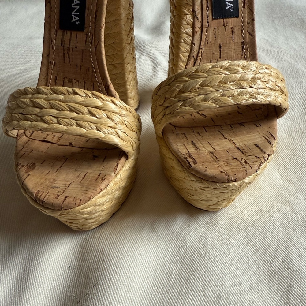 DOLCE & GABBANA
Keira 120 Raffia Platform Sand - Picture 8 of 16